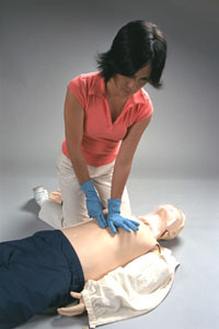 Первая помощь - проведение CPR (СЛР)